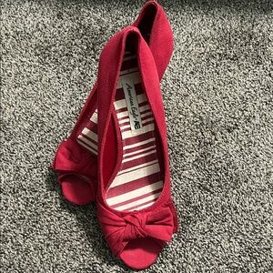 American Eagle Outfitters Bold Red Bow Heels
